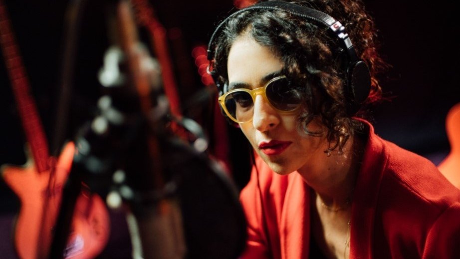 Artist portrait, with sunglasses