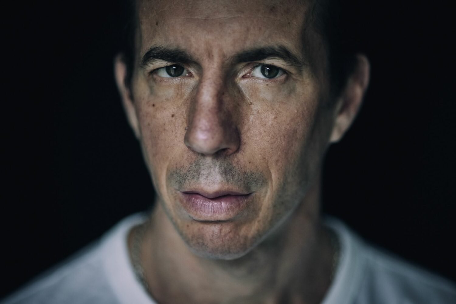 Esteban Bigliardi as Carlos