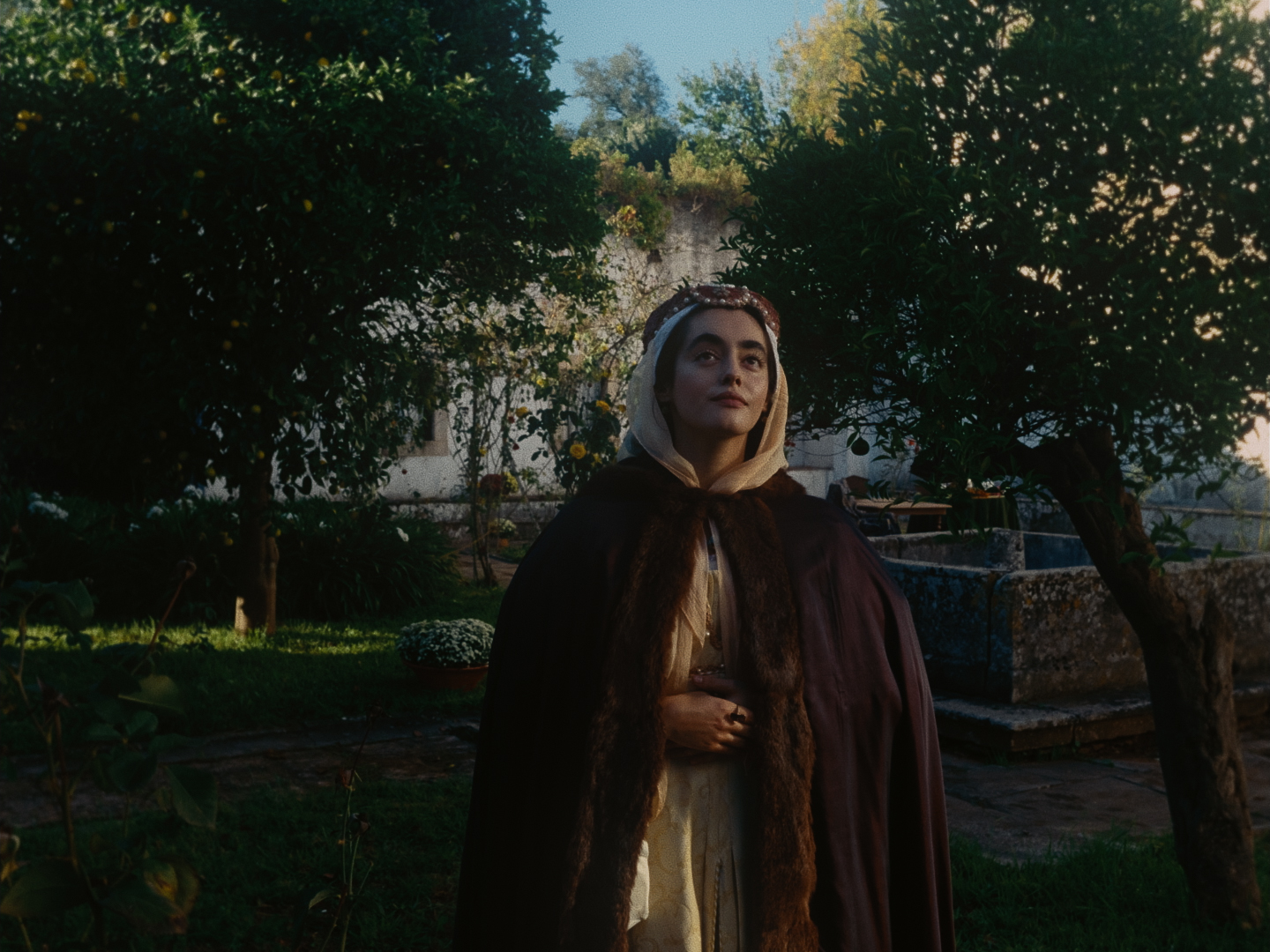 Ângela Azevedo as Beatriz