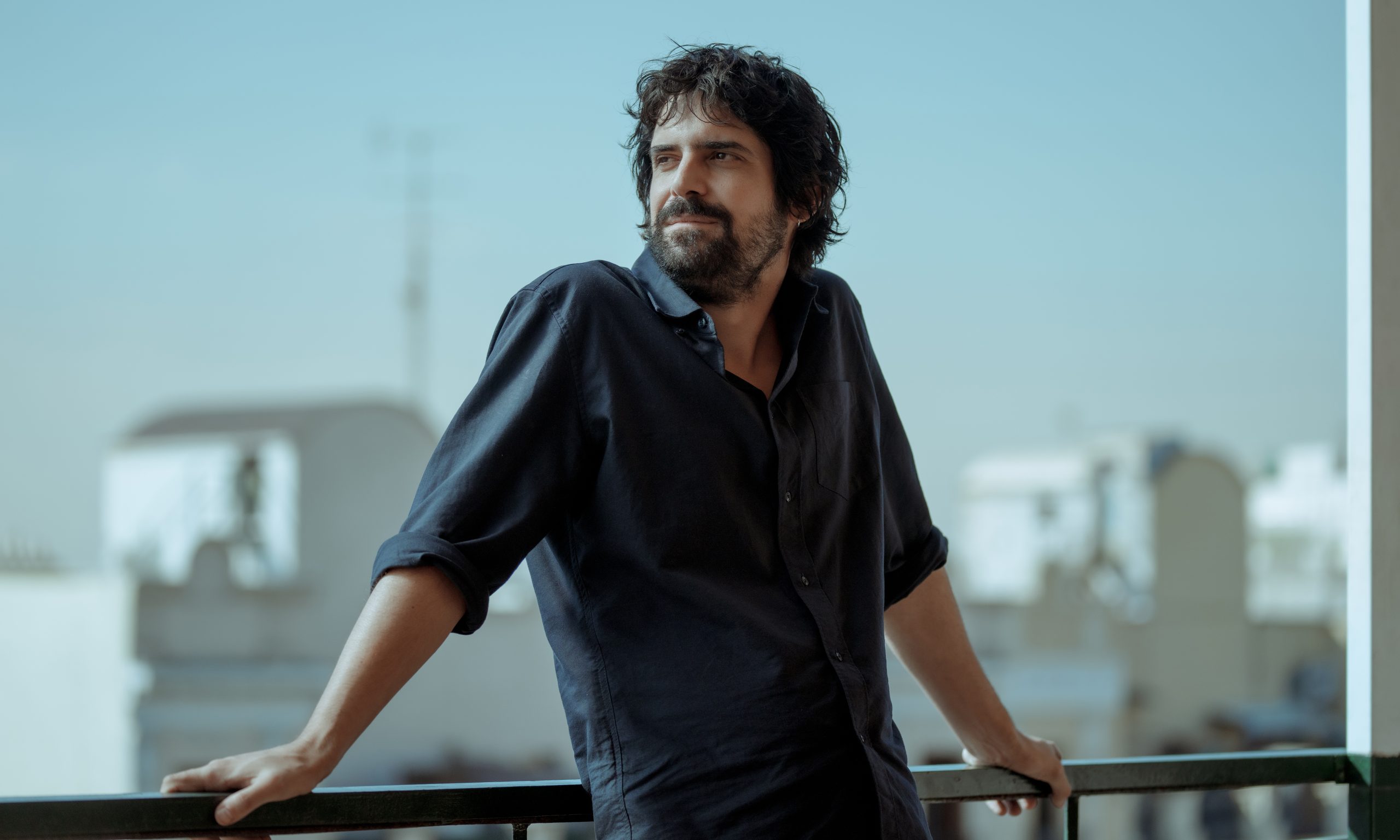 Francesco Carril as Oscar