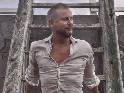 North London-based lyric tenor Nicholas Martin will take to the stage at Lauderdale House on Friday 4th July, 2025,  joined by celebrated pianist Lora Dimitrova, for a captivating evening of Spanish and Latin American-inspired music.
