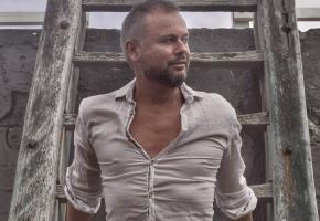 North London-based lyric tenor Nicholas Martin will take to the stage at Lauderdale House on Friday 4th July, 2025,  joined by celebrated pianist Lora Dimitrova, for a captivating evening of Spanish and Latin American-inspired music.